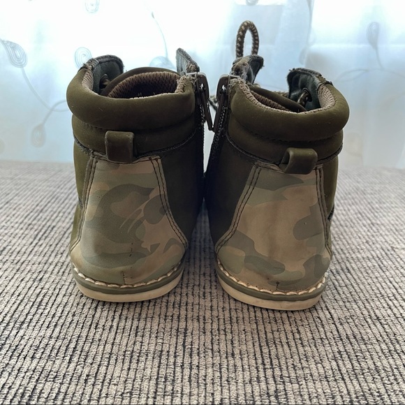 London Fog Green Camoflauge Boots Baby/Toddler Size 9 - Picture 4 of 8